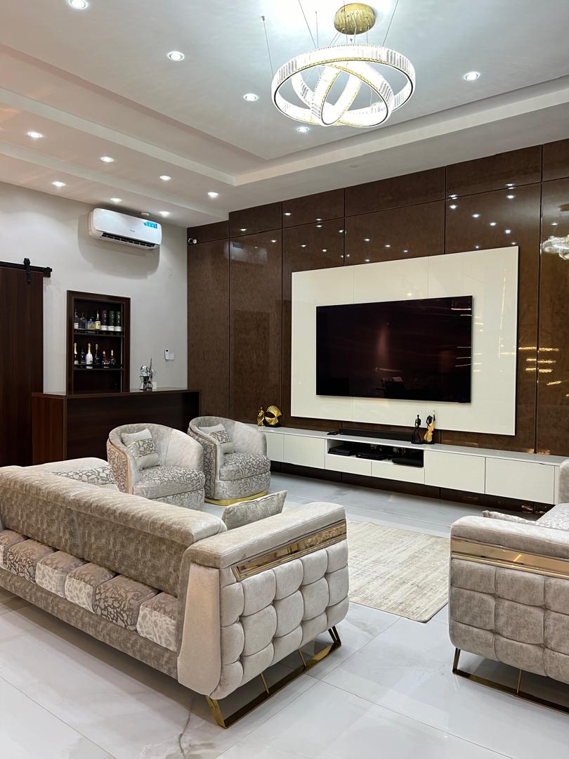 Elegant Living room design by FNL Designs
